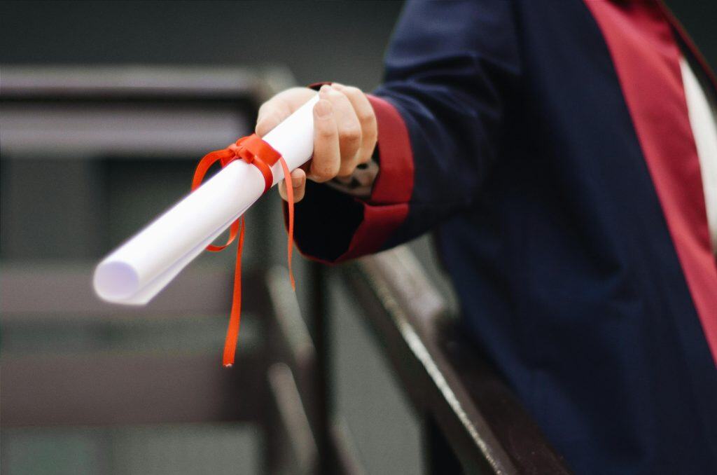 How Much Is A 6 Figure Salary? Do You Need A Degree?