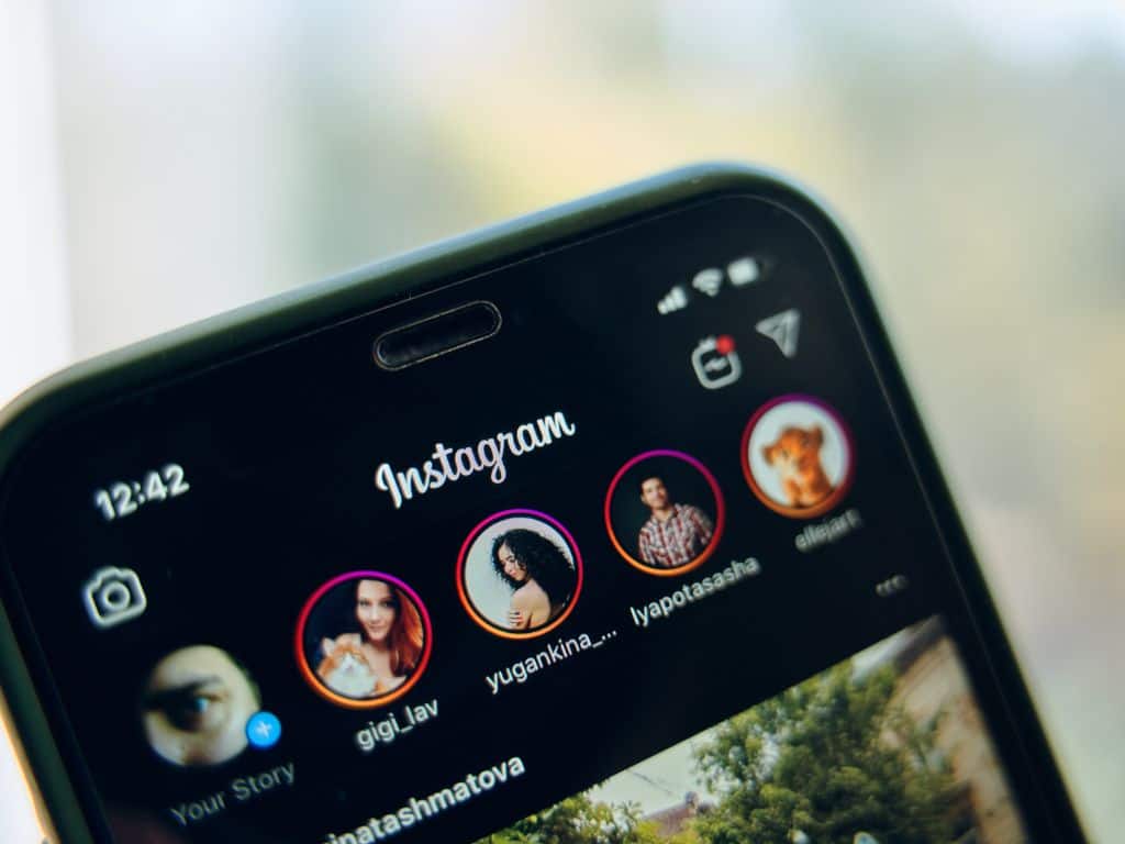 best Instagram songs: pictures of stories on top of the Instagram app