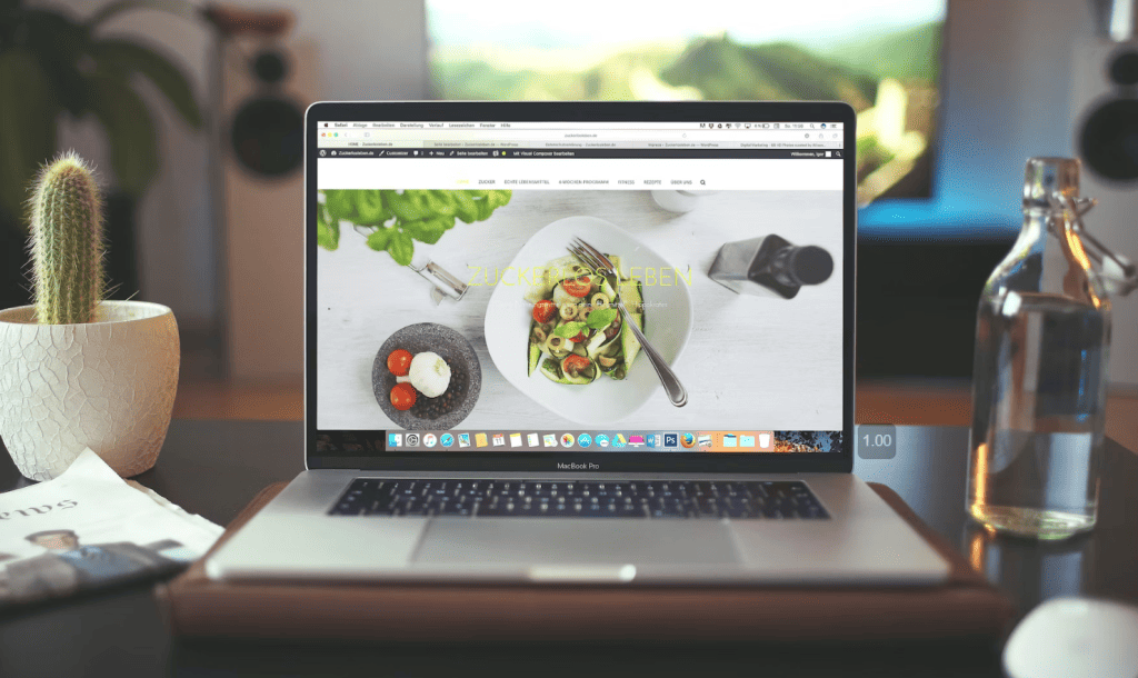 Image of food and dessert on a laptop