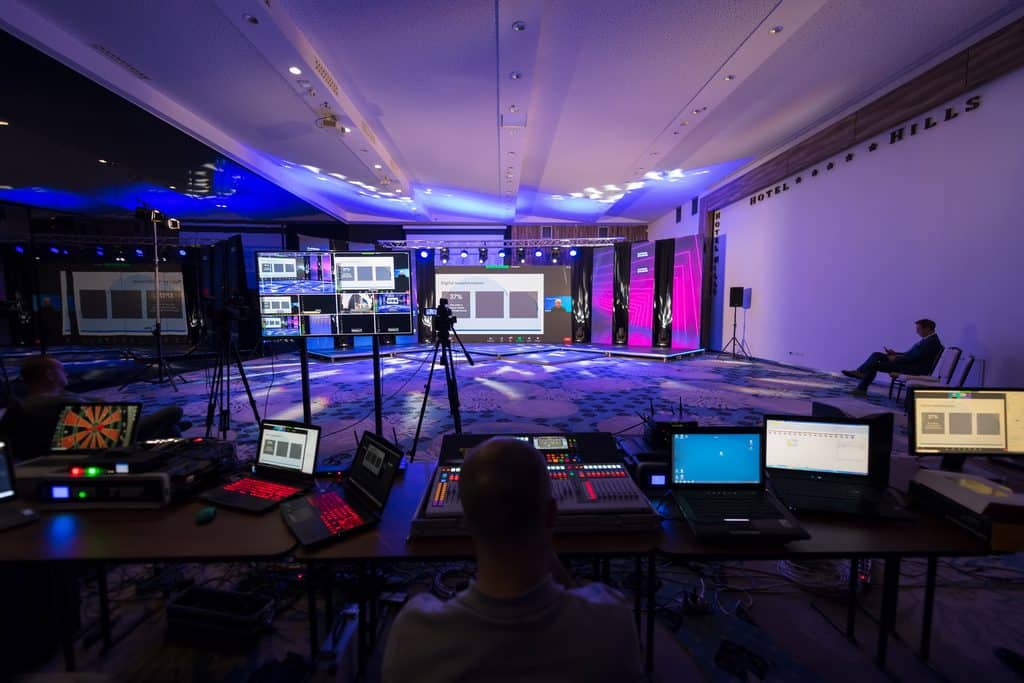 Digital Marketing Strategy Examples:  Running a webinar or masterclass on a beautiful set
